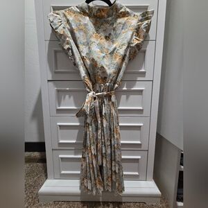 Floral Ruffle Sleeve Dress Size MEDIUM